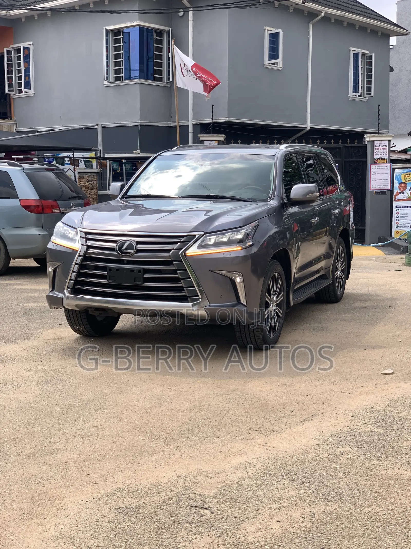 Lexus LX 570 AWD 2019 Gray