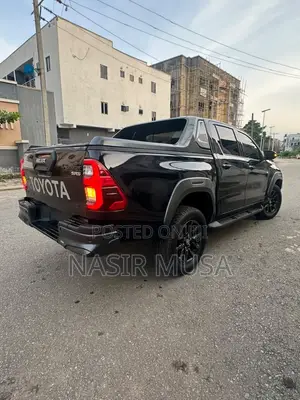 Toyota Hilux 2024 Black
