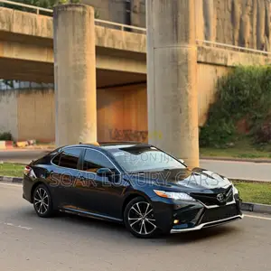 Toyota Camry 2019 Green