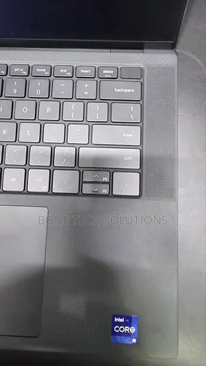 Laptop Dell XPS 15 9520 4GB Intel Core i9 SSD 1T