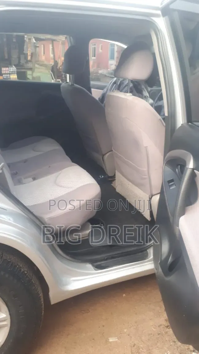 Toyota RAV4 200 4X4 2008 Silver