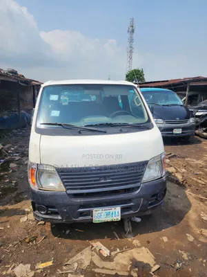 Nissan Caravan (Urvan) 2009 White