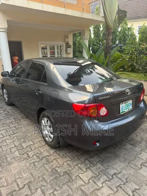 Toyota Corolla 2010 Gray