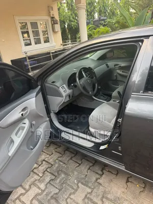 Toyota Corolla 2010 Gray
