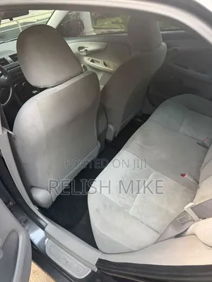 Toyota Corolla 2010 Gray