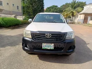 Toyota Hilux 2014 White