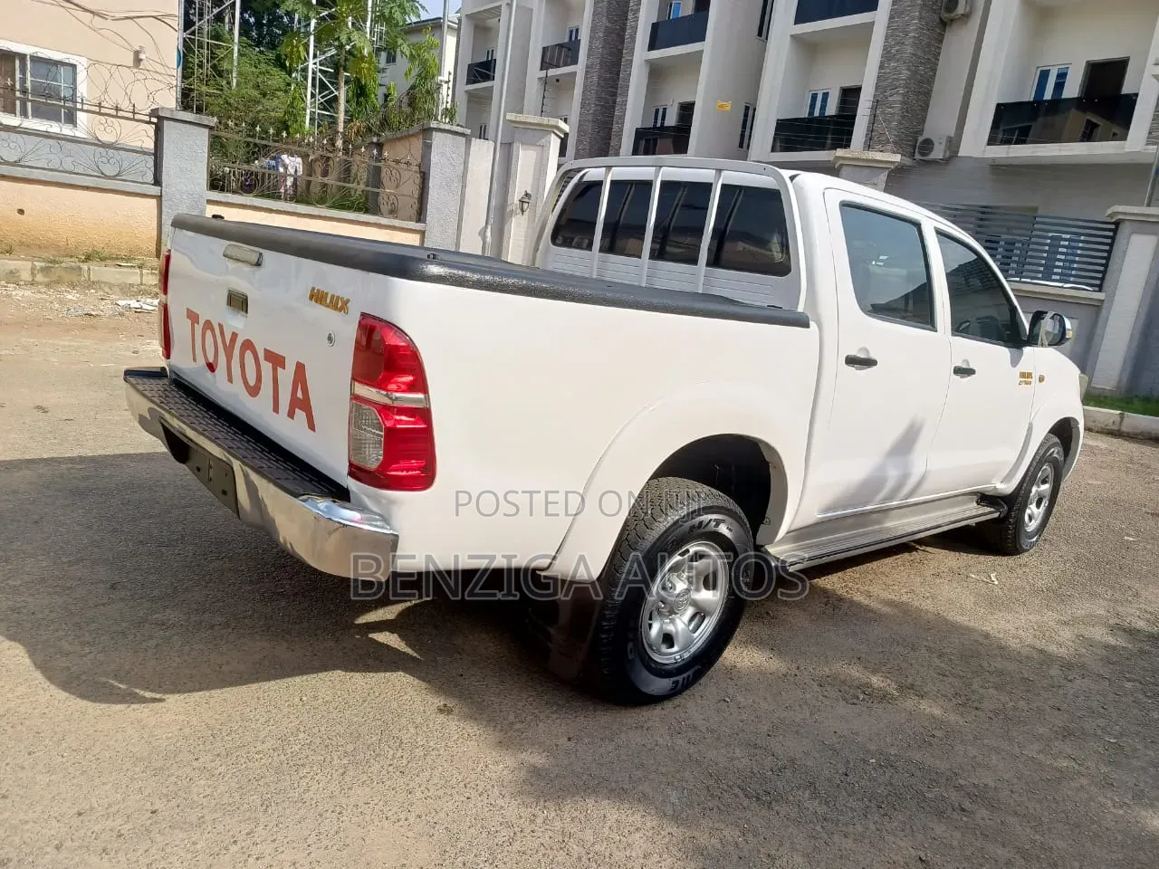 Toyota Hilux 2014 White