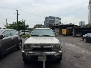 Toyota 4-Runner Limited 4x4 2004 Gold