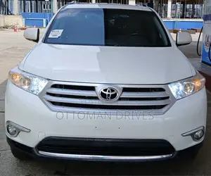 Toyota Highlander Limited 2012 White