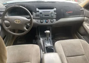 Toyota Camry LE 4dr Sedan (2.4L 4cyl 5M) 2004