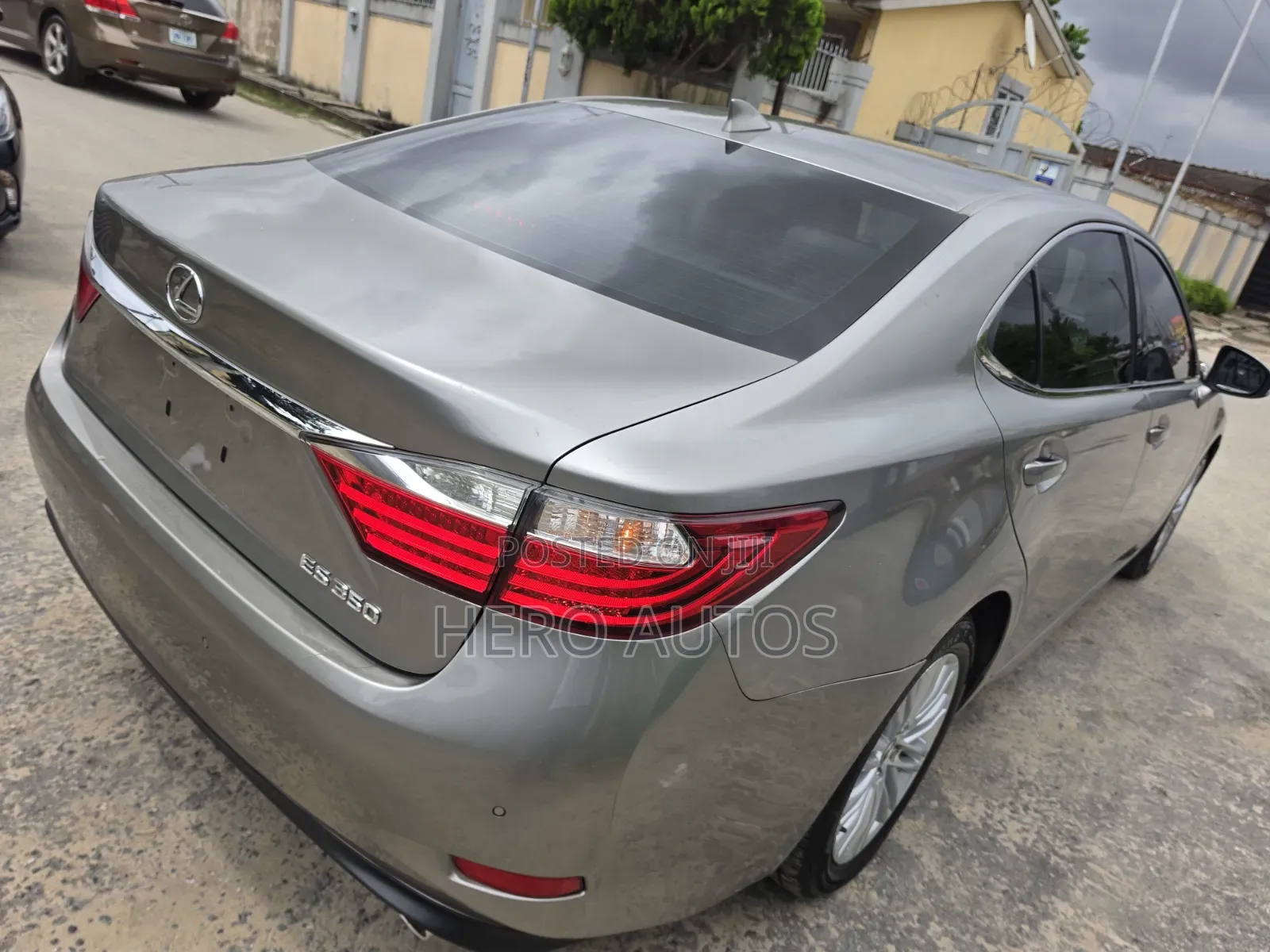 Lexus ES 350 FWD 2015 Silver
