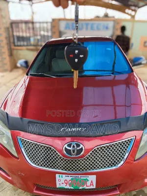 Toyota Camry LE 4dr Sedan (2.5L 4cyl 6A) 2011 Red