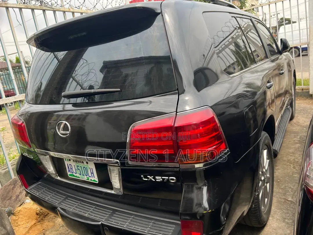 Lexus LX 570 2009 Black