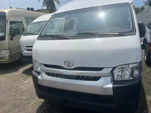 Toyota HiAce 2014 White