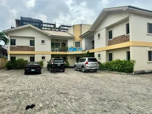 3bdrm Apartment in Lekki Phase 1 for rent