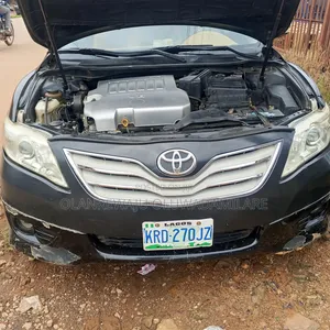 Toyota Camry XLE V6 4dr Sedan (3.5L 6cyl 6AM) 2010 Black