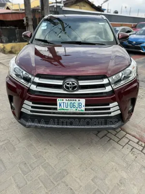 Toyota Highlander XLE 4dr SUV AWD (3.5L 6cyl 6A) 2015 Red