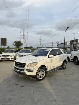 Mercedes-Benz M Class ML350 4MATIC 4dr SUV AWD (3.5L 6cyl 7A) 2014