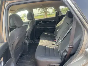 Kia Sorento 4dr SUV 2016 Gray