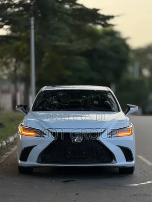Lexus LS 2019 White