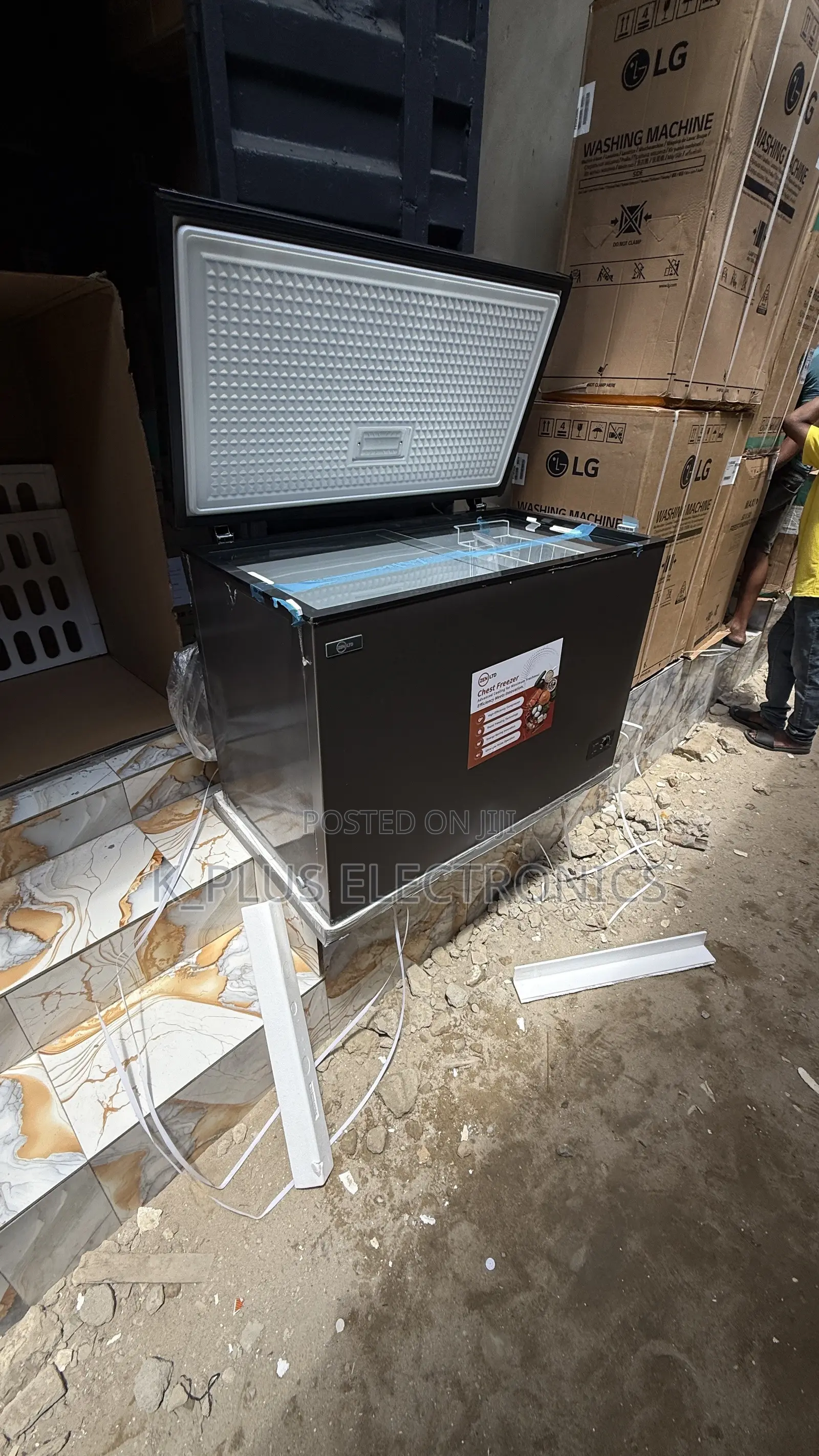 Zen 300L Freezer 