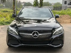 Mercedes-Benz C300 2017 Black