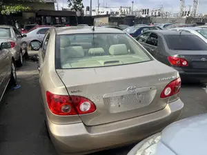 Toyota Corolla 2006 Gold