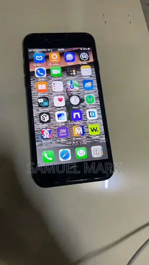 Apple iPhone 7 32 GB Black