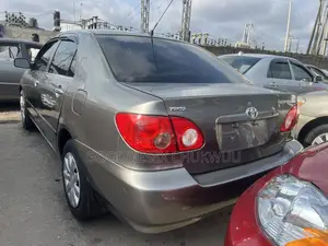 Toyota Corolla 2005 Gray