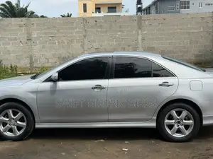Toyota Camry SE 4dr Sedan (2.4L 4cyl 5A) 2009