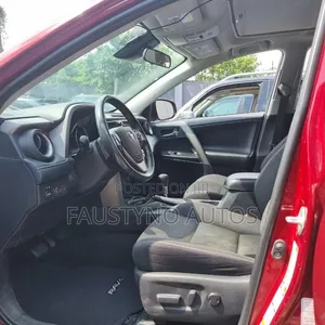 Toyota RAV4 XLE 4dr SUV AWD (2.5L 4cyl 6A) 2018 Maroon