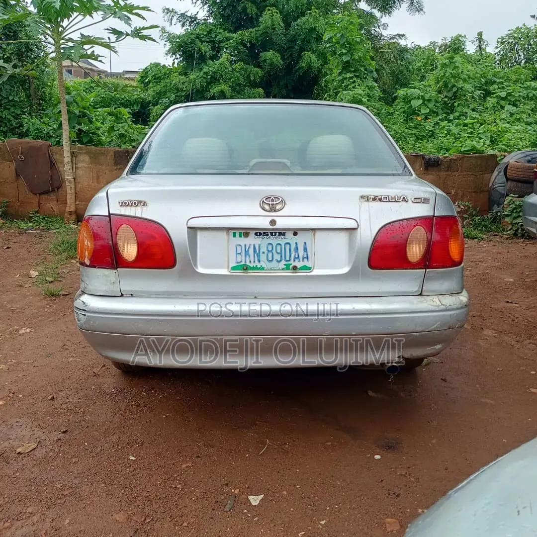 Toyota Corolla 2004 Gold