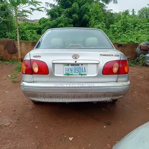 Toyota Corolla 2004 Gold