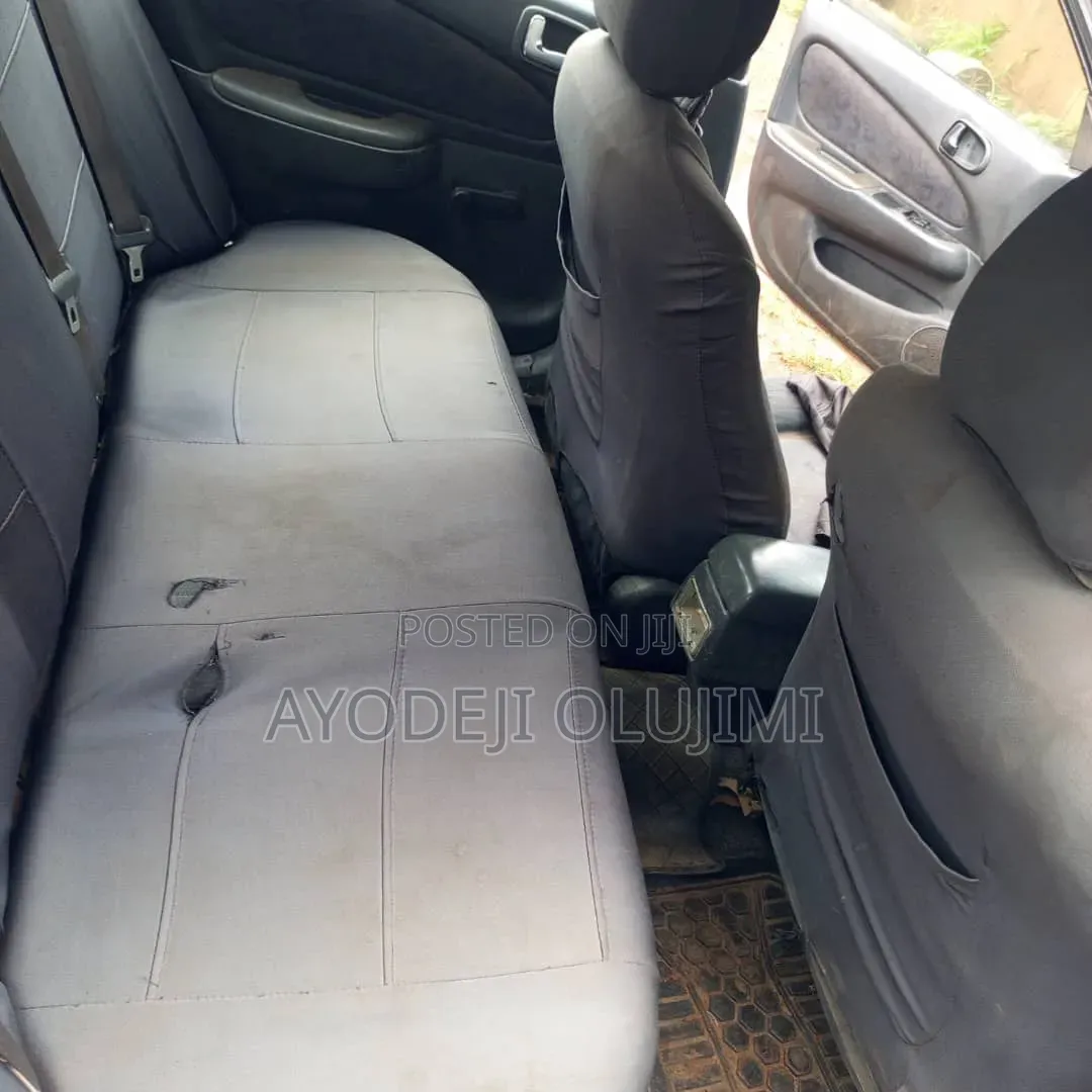 Toyota Corolla 2004 Gold