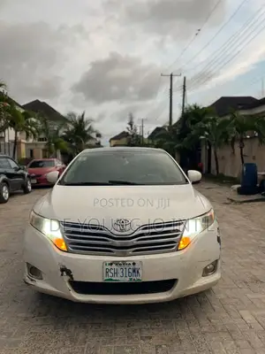 Toyota Venza XLE 2010 White
