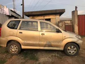 Toyota Avanza 2009 Gold