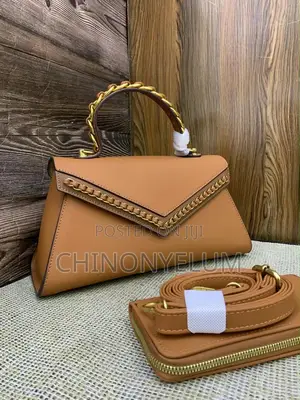 Premium Luxury Fashion Handbag – Elegant and Classy Design
