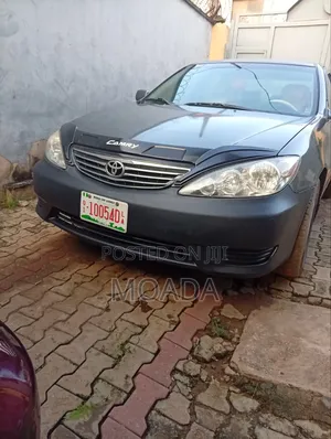 Toyota Camry LE 4dr Sedan (2.4L 4cyl 5A) 2005 Gray