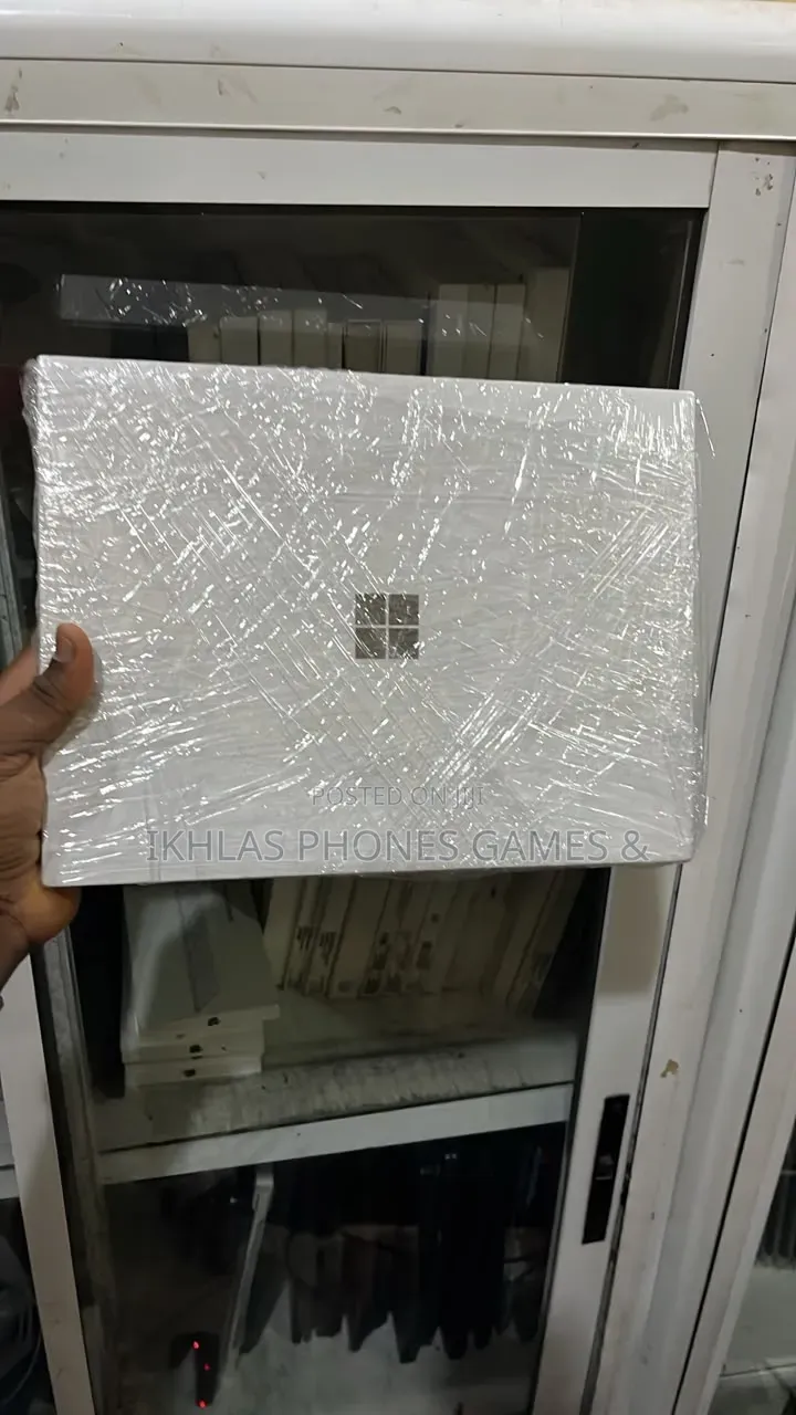 New Microsoft Surface Pro 16GB Qualcomm Snapdragon X Plus SSD 256GB
