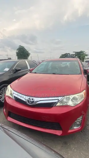 Toyota Camry XLE 4dr Sedan (2.5L 4cyl 6A) 2013 Red