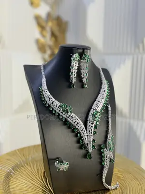 Emerald Green & Silver Luxury Statement Jewelry Set