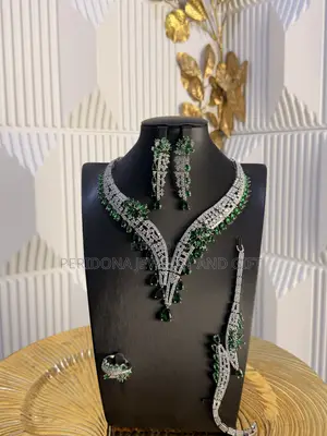 Emerald Green & Silver Luxury Statement Jewelry Set