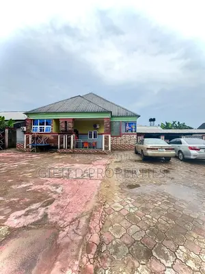 Fully Furnished 7 Rooms Hotel With Swimming Pool in Elimgbu