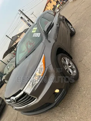Toyota Highlander XLE 4dr SUV AWD (3.5L 6cyl 6A) 2015 Gray