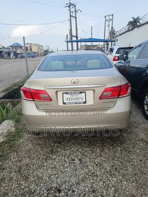 Lexus ES 350 2010 Gold