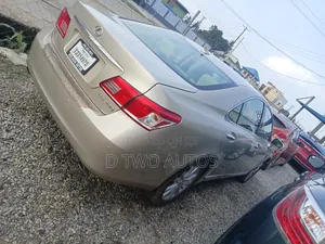 Lexus ES 350 2010 Gold