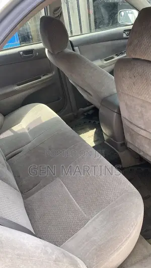 Toyota Camry 2004 Silver