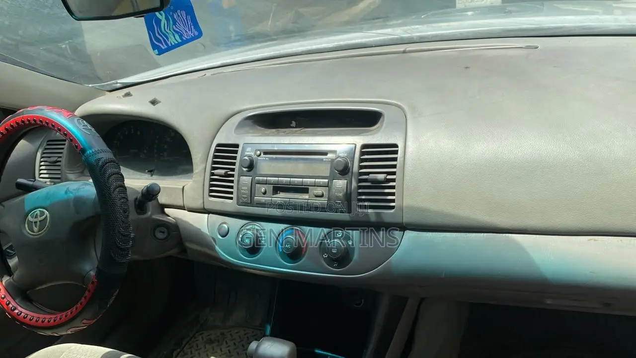 Toyota Camry 2004 Silver