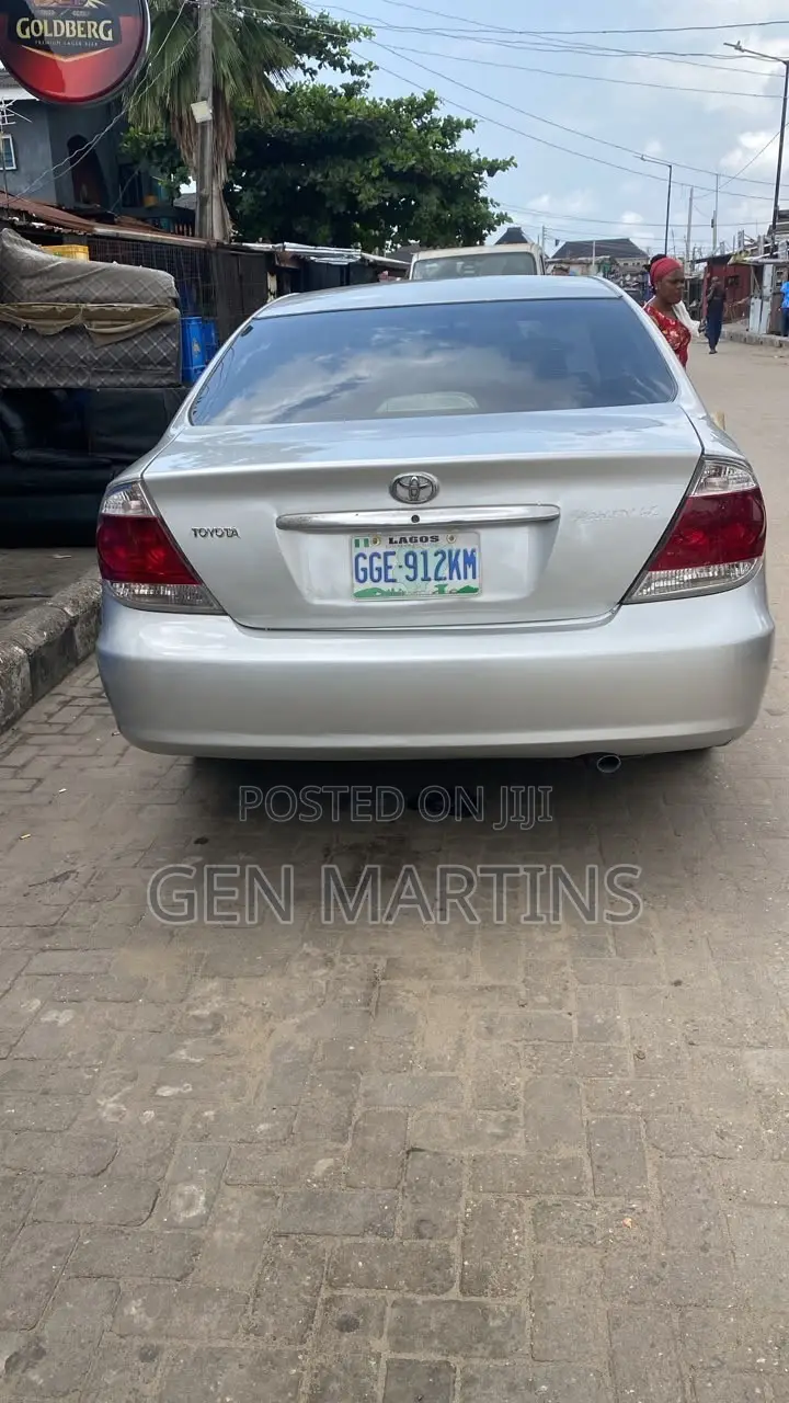 Toyota Camry 2004 Silver