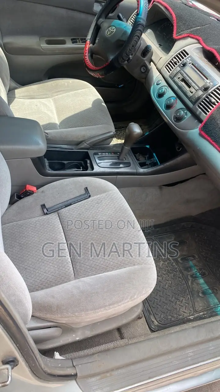 Toyota Camry 2004 Silver